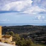 Modern 1 Bedroom Gem With Breathtaking Terrace