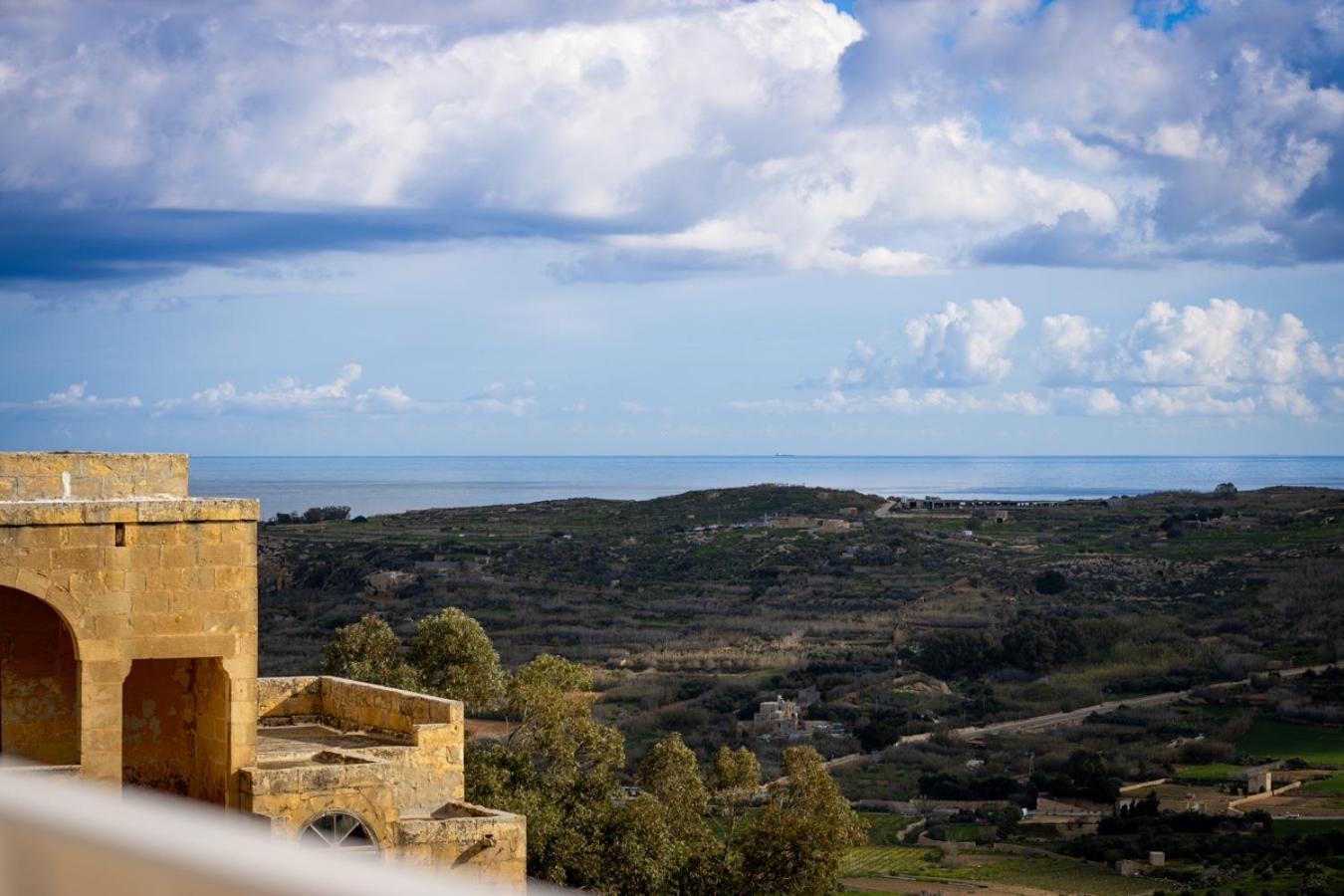 Modern 1 Bedroom Gem With Breathtaking Terrace Apartment *