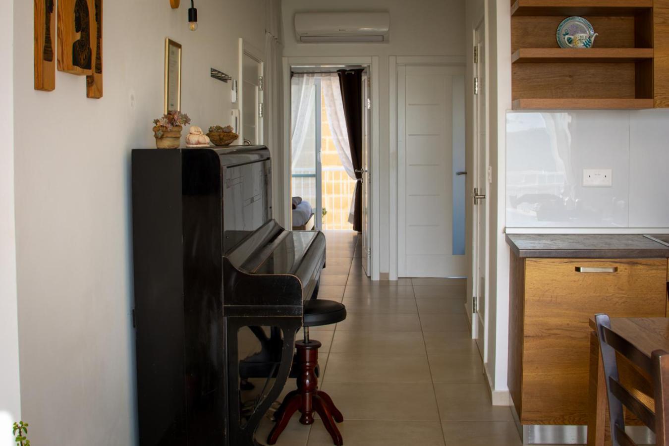 Modern 1 Bedroom Gem With Breathtaking Terrace Apartment *