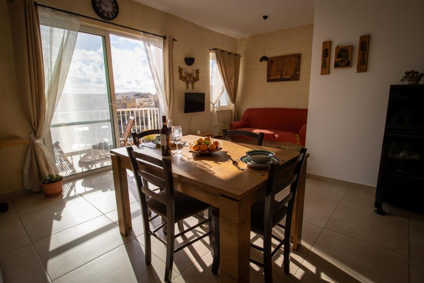 Modern 1 Bedroom Gem With Breathtaking Terrace *