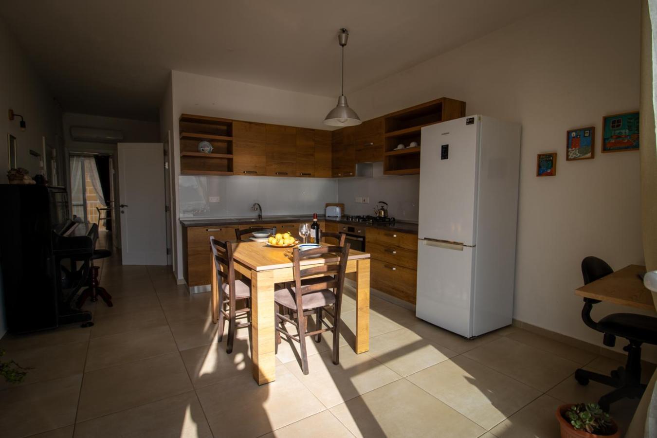 Modern 1 Bedroom Gem With Breathtaking Terrace