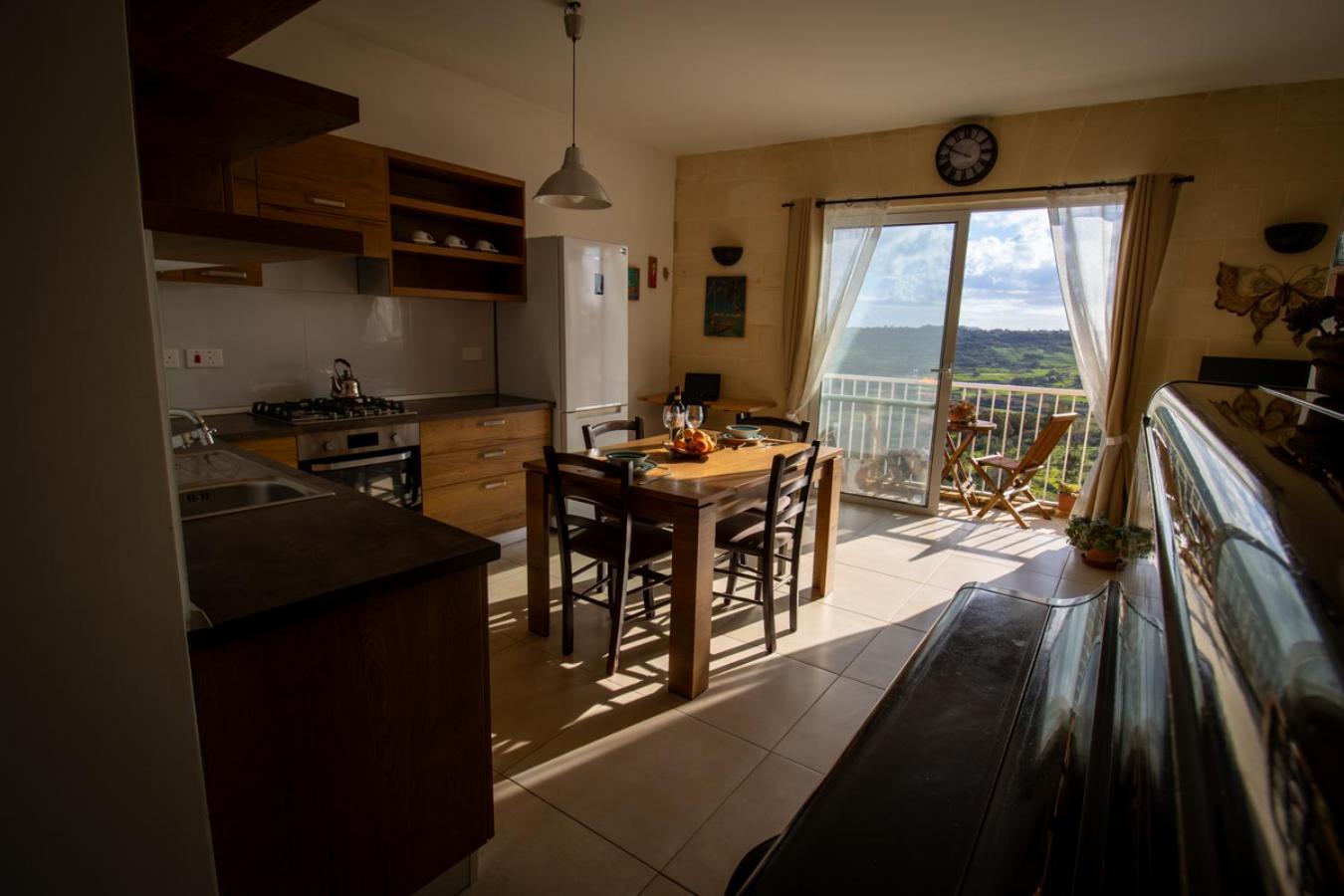Modern 1 Bedroom Gem With Breathtaking Terrace Apartment Xaghra